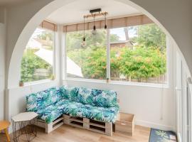 Charmante maison à 100M de la plage，位于波尔尼克的酒店