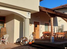 Horse House, hotel con parcheggio a Romallo