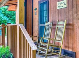 Lazy Creek Retreat, cottage in Gatlinburg