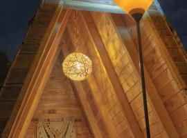 Glamping DESEO con Wifi, fogata y vistas de Medellín，聖埃倫娜的木屋