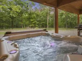 Deluxe Forest Haven Hot Tub Sleeps 10