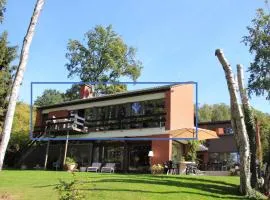 Green Hill Apartment