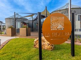 La Rivera Experience Resort, hotel v destinaci Dilley