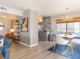 Downtown Manhattan Beach 3 Bed Townhouse Parking