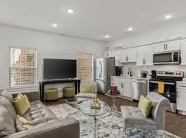 The Warhol - Pet-Friendly Apartment