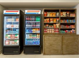 Holiday Inn Express Las Vegas Stadium Area by IHG, hotel di Las Vegas