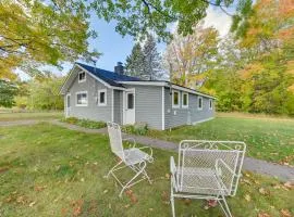 Cozy Harbor Springs Vacation Rental, 13 Mi to Town