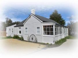 The Baker's Cottage in the Heart of Richmond Sleeps 6, dovolenkový dom v destinácii Hobart