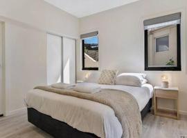 The View Studio Apartment Fully self-contained Sandy Bay, leilighet i Sandy Bay