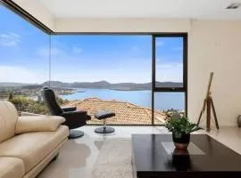 The View Sandy Bay 5 bedroom