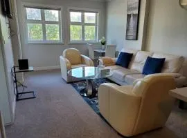Stunning 1 bedroom condo in Calgary with riverview