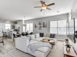 Galveston Home with Decks and Views, Walk to Beaches!