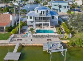 Private PoolGymGamesSaunaMassage Chair