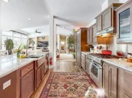 New! Grand Manor - Close to Tamarack and Lake Cascade - Pet friendly - fenced yard - trailer parking