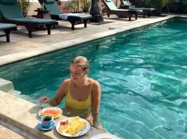 White Coconut Resort