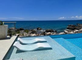 Dawn 1 - 1 Bed Suite - Beachside - Ground Floor, Hotel in Whitehouse