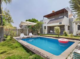 Paradise Pool by JadeCaps, Pvt Pool Villa, cottage in Hosūr