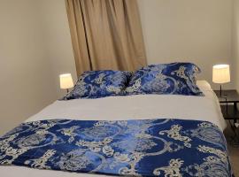 Furnished rooms close to U of A in Edmonton, hotel in Edmonton