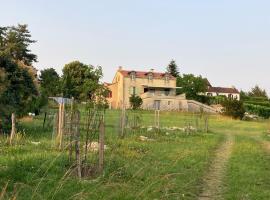 Rez-de-jardin 3 pièces avec jolie vue – hotel w mieście Plazac