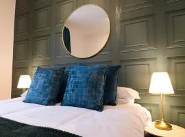 King Bed Apartment by Property Promise