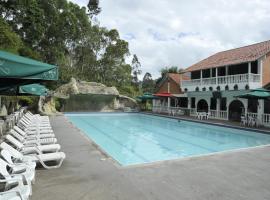 Termales Santa Monica, מלון בצ'ואצ'י