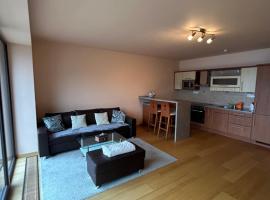 Máchovo jezero Rezidence J&J, beach hotel in Doksy