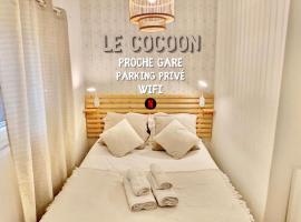 LE COCOON / PROCHE GARE / NETFLIX, hotel with parking in Sens