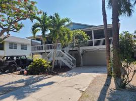 Redfish - Updated & Roomy 1.5 Mi to Beach Full Kitchen W&D, apartma v mestu Bonita Springs