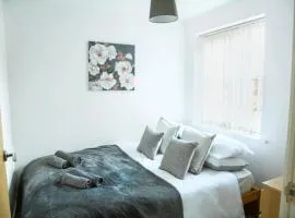 Cosy 2-Bedroom Flat in Warrington