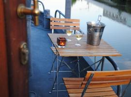 Boat & Breakfast Bellevue, hotel en Gante