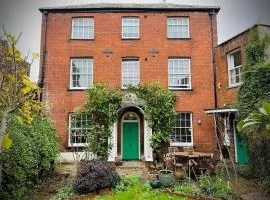 Large Georgian house in heart of Exeter