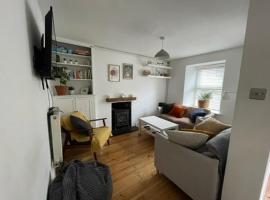 Tewyn Cottage - Charming 2 bed getaway in the SW!, hotel in Hayle