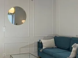 Central, peaceful, high-end apartment