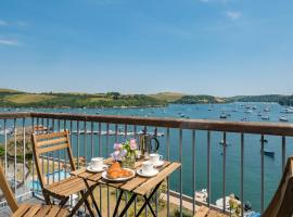 N ° 42 The Salcombe, hotel with pools in Salcombe