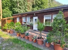 "Waldhäuschen" am Waldesrand