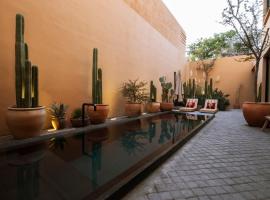 Macondo Arte Oaxaca, hotel with pools in Oaxaca City