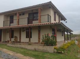 Casa de Campo - Tinjaca Boyacá, hotell i Tinjacá