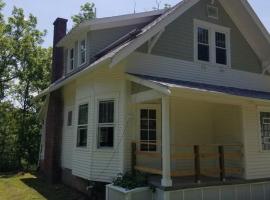 5 minutes by car to OU, 2 Bedroom, 1.5 bath, Wi-Fi، فندق في أثينا