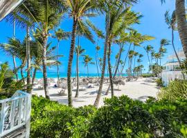 Skyline Ocean Breeze HOTEL with VIEW Los Corales BBQ WiFi Beach CLUB & SPA, hotel en Bávaro, Punta Cana