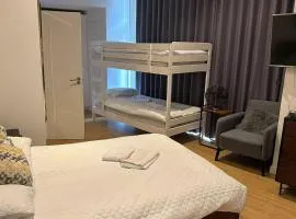Sleep 6 Piccadilly Grand in London VR5