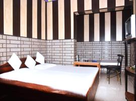 Hotel Kaushalya Residency Inn Uttarakhand Near By Gandhi Park - Family-friendly, hotel v destinaci Berināg