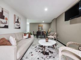 Amplios departamentos en Envigado, hotelli kohteessa Envigado