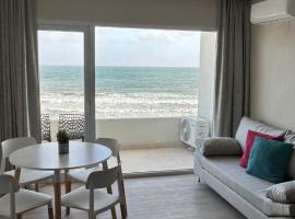 Quequen frente al mar con pileta climatizada, hotel u gradu 'Quequén'