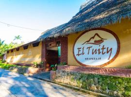 El Tuity, hotell sihtkohas Lamas