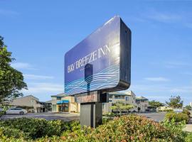 Bay Breeze Inn: Seaside şehrinde bir otel