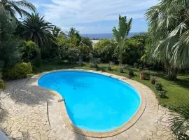 Villa Les Talipots avec piscine et vue mer classée 5 étoiles