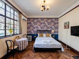 Shanghai Century Old House Downtown B&B – hotel w Szanghaju