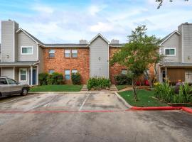I49 - FLASH SALE - Cozy 1BD1BA in DFW, hotel v destinaci Irving