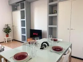 Spazioso Apt vicino Stazione - Posto Auto