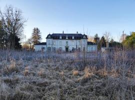 La Marlienne - Appartement T3 dans un château, viešbutis su vietomis automobiliams 